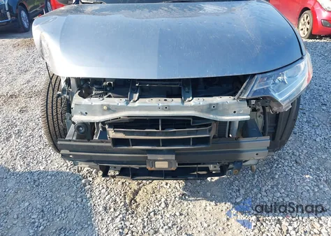 2018 Mitsubishi Outlander Le z USA, uszkodzony, nr VIN JA4AD3A31JZ055907